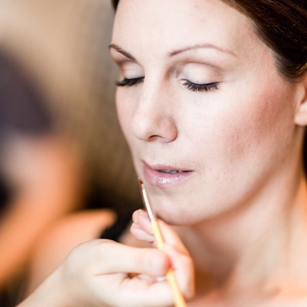 Drei Gründe, warum du einen Makeup Artist für deine Hochzeit buchen solltest • 